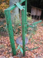 Stretcher clamp end.jpg