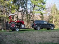 tractorunsafeload.jpg