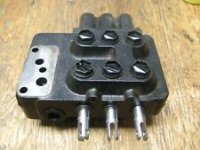 3 Spool Valve.jpg