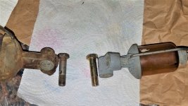 Ford 850 carb strainer comparison2 - Copy.jpg