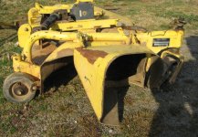 JD 4000-72 05 discharge shute.jpg