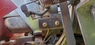 GC2400_PTO_Switch_Lever_Engaged.jpg