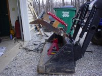 cyl. fully retrct. grapple fully open, bucket level.jpg