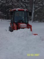 tractor_snow1_small.jpg