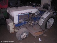 idem, version Mitsubishi MT372 (1985, compteur, trous ds capot).jpg