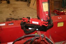 blower chute hyd.JPG