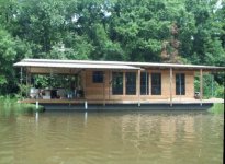 328001-houseboat111.jpg