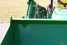 337193-279130-236058-med210loader_frnt03.jpg
