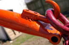 Skidding tongs 010 (600 x 399).jpg