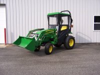 JD 2320 cab pn11670.JPG