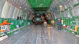 an-124-inside.jpg