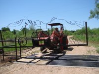 dons entrance 032.JPG