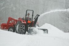 snowblow 5525.jpg